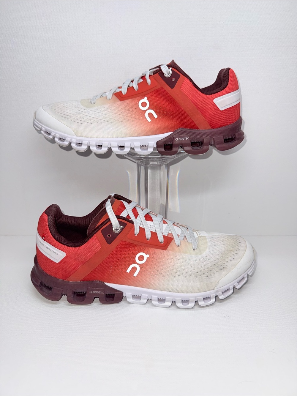ON CLOUDFLOW  Gradient Red to White CloudTec Sneakers